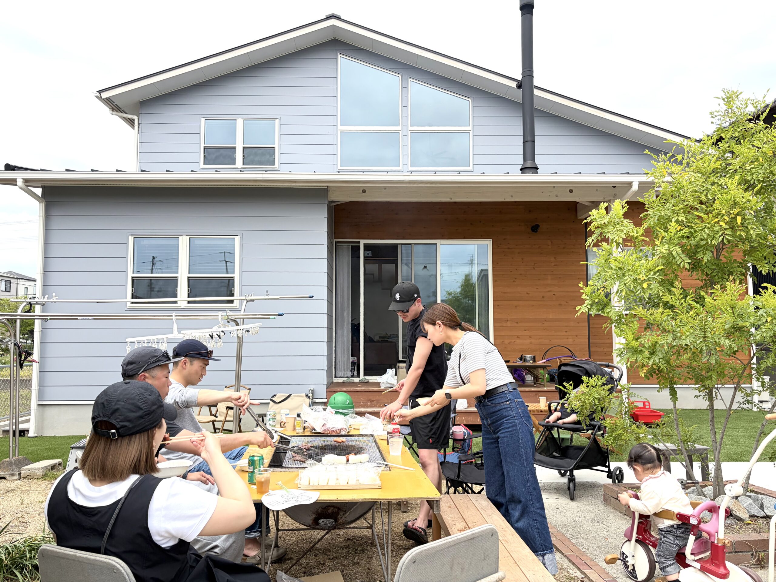大切な仲間と休日庭BBQ