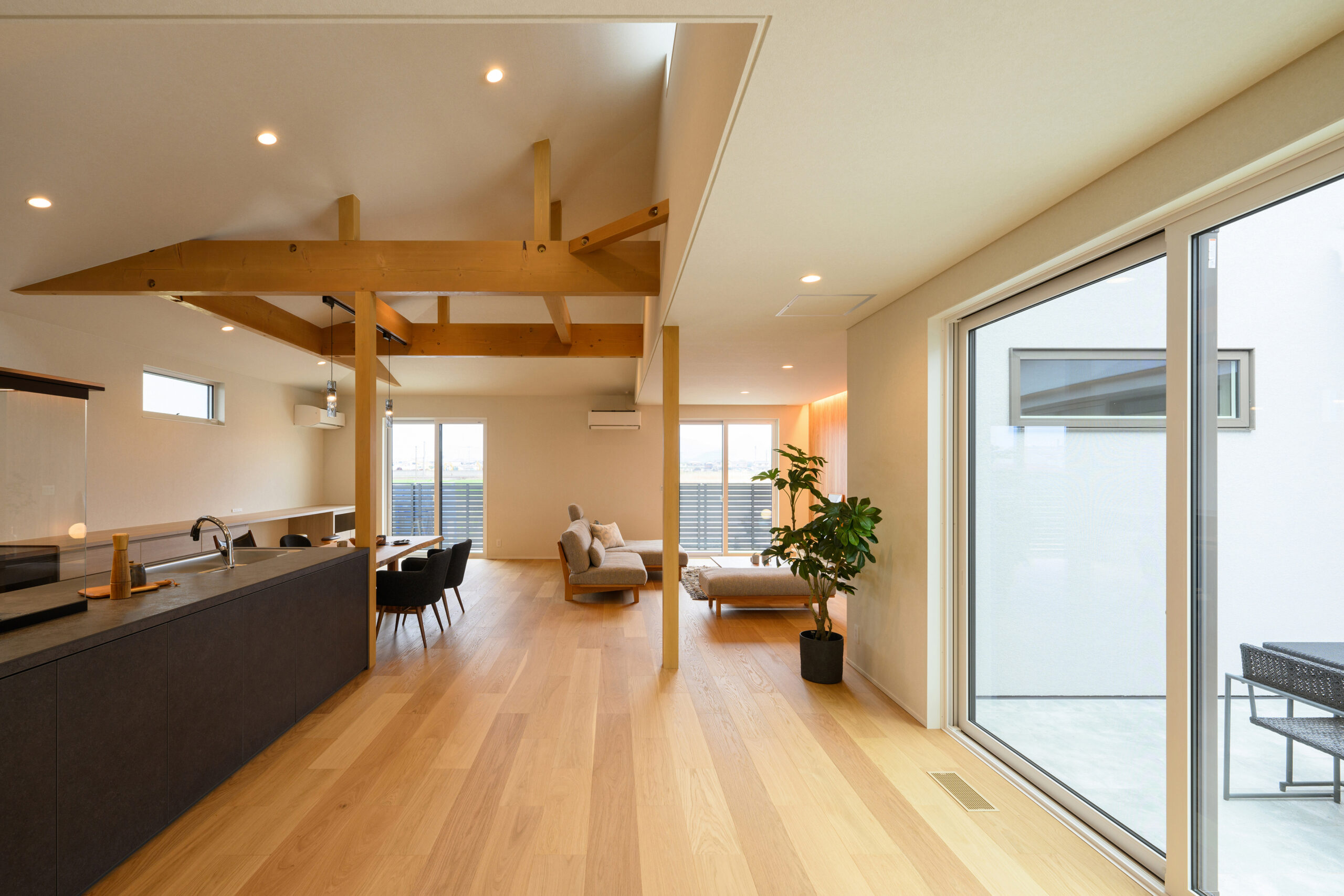 暮らしと遊びを分ける79坪の邸宅